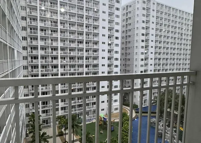Rentals, Walking Distance To Mall Of And Near In Airport, Located In Shore Residences Apartment