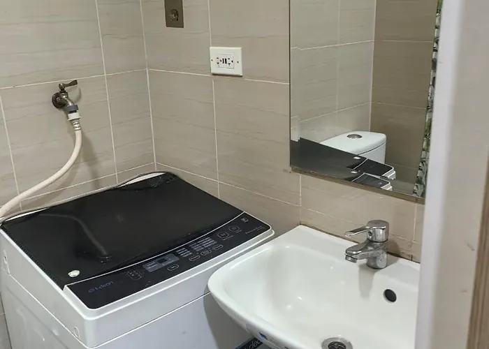 Rentals, Walking Distance To Mall Of And Near In Airport, Located In Shore Residences Apartment *