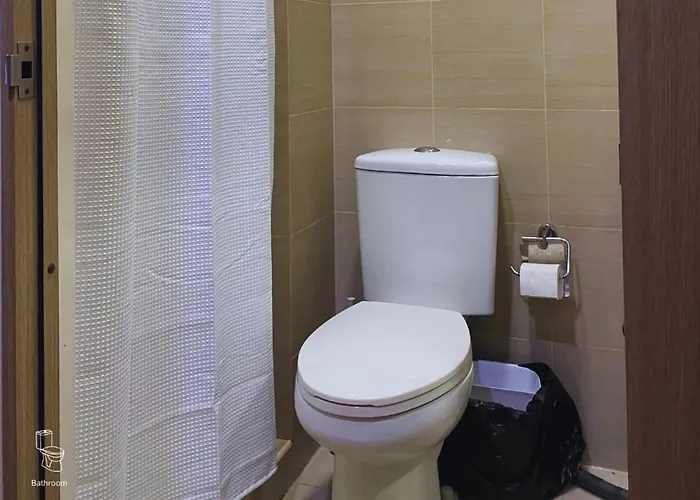 Rentals, Walking Distance To Mall Of And Near In Airport, Located In Shore Residences Apartment *